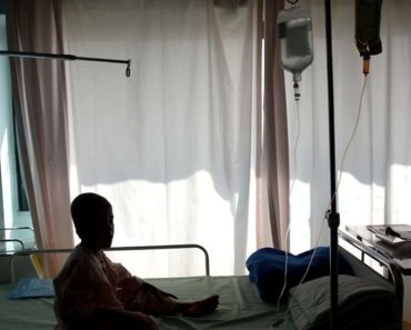 Rákkal küzdő gyerekek rejtőznek az ukrajnai kórházak pincéiben, és várják, hogy megfelelő kezelésben részesüljenek.
