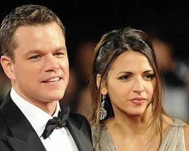 Matt Damon „megütötte a főnyereményt”, amikor beleszeretett egy anyukába, akit a tömegben látott meg egy bárban