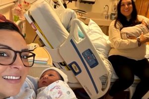 Az egypetéjű ikertestvérek ugyanazon a napon fiúknak adnak életet ugyanabban a kórházban