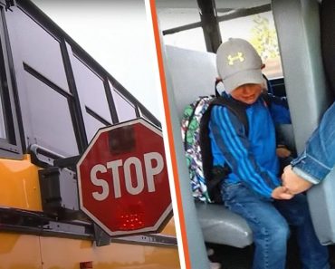 A buszsofőr észreveszi a síró 4 éves gyereket és megfogja a kezét az első iskolai napján