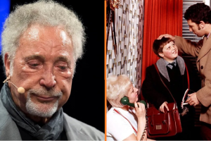 Tom Jones még mindig gyászolja 59 éves feleségét és „nagyon különleges” kötelék fűzi egyetlen törvényes fiához, aki gondoskodik róla