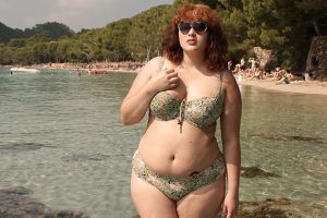 Egy plus size nő vagyok, aki most mert először bikinit viselni