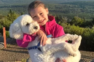 A 9 éves „angyal” meghalt a kidőlt fától, miközben a vihar elől menekült, az emberek összegyűlnek, hogy támogassák a családját
