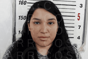 Letartóztatták és gyilkossággal vádolták meg a 26 éves nőt “önkezű abortusz” miatt