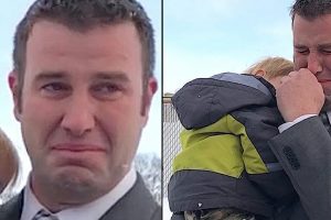 Az összetört szívű özvegy férfi 7 gyerekkel az utcán összeomlik, amikor egy idegen átad neki 10 000 dollárt