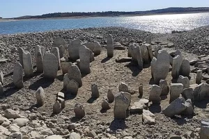 A példátlan aszály 7500 éves spanyol Stonehenge-et tárt fel