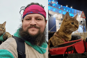 Ez a férfi 29 országot járt be a macskájával, és egy országra van a világrekord felállításától