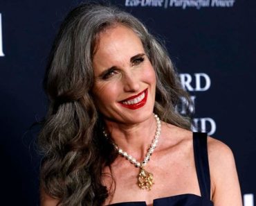 Andie MacDowell úgy döntött, hogy elfogadja ősz haját, büszke rá | „Őszintébbnek érzem magam. Úgy érzem, hogy nem színlelek”