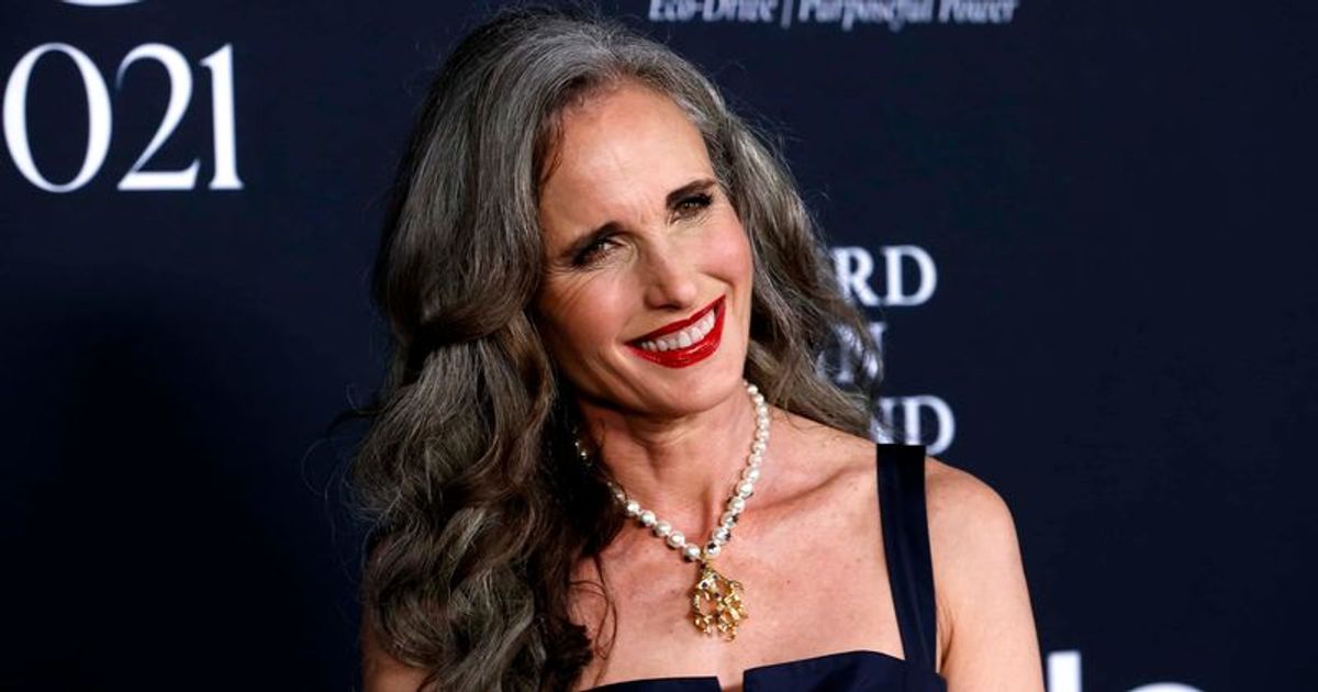 Andie MacDowell úgy döntött, hogy elfogadja ősz haját, büszke rá | „Őszintébbnek érzem magam. Úgy érzem, hogy nem színlelek”