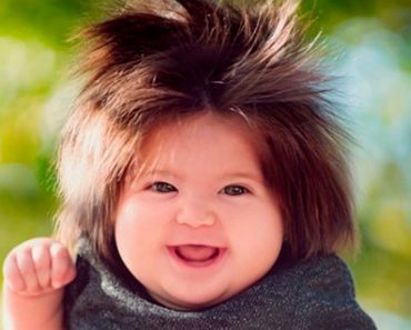 Az „Aranyhaj” kislány hosszú, dús, fényes hajjal született – Így néz ki ma, majdnem 4 évesen