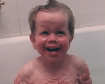 1993-ban ez a fiú egy ötévesnek is elég bőrrel született. De várj, amíg meglátod őt ma